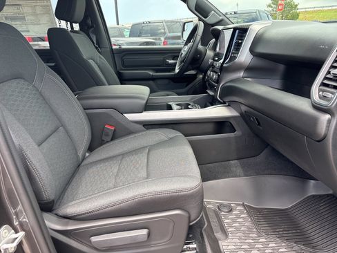 New 2026 RAM 1500 Express AWD/4WD image 16