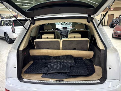 Used 2018 Audi Q7 3.0T Prestige image 9