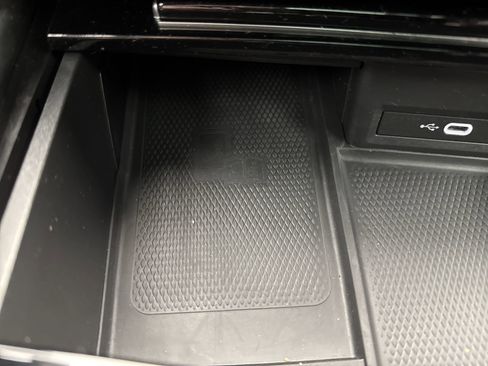 Used 2024 Volkswagen Atlas Cross Sport SEL Premium R-Line image 18