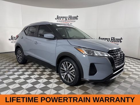 Used 2024 Nissan Kicks SV image 4