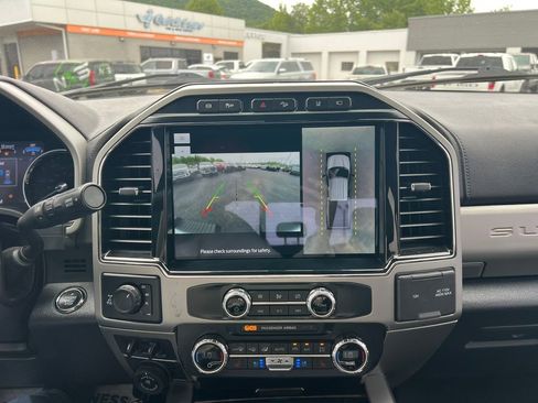 Used 2022 Ford F250 Lariat w/ Lariat Ultimate Package AWD/4WD image 23