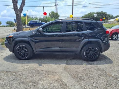 Used 2014 Jeep Cherokee Trailhawk w/ Technology Group AWD/4WD image 4