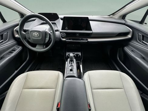 Used 2023 Toyota Prius XLE FWD image 17