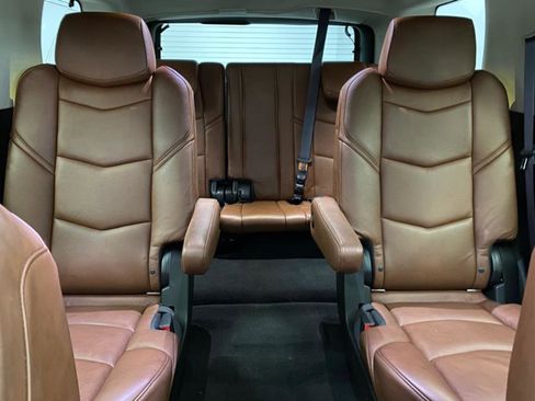 Used 2016 Cadillac Escalade Premium image 40