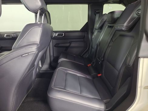 Used 2025 Ford Bronco Outer Banks image 19