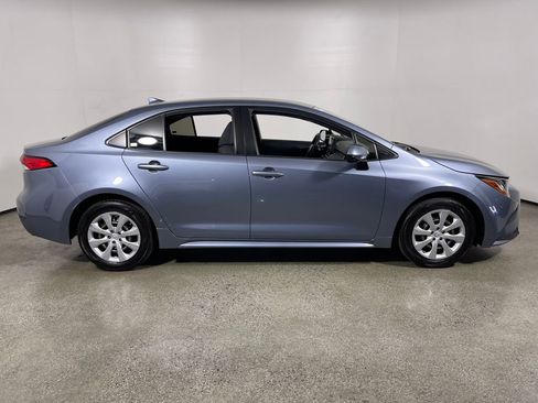 Certified 2022 Toyota Corolla LE image 2