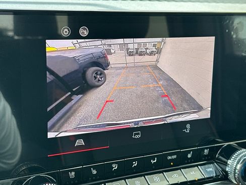 Certified 2023 GMC Canyon AT4 w/ AT4 Premium Package AWD/4WD image 26
