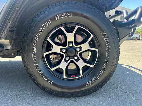 Used 2018 Jeep Wrangler Unlimited Rubicon AWD/4WD image 36