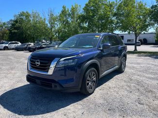 Used 2024 Nissan Pathfinder SV FWD video 1