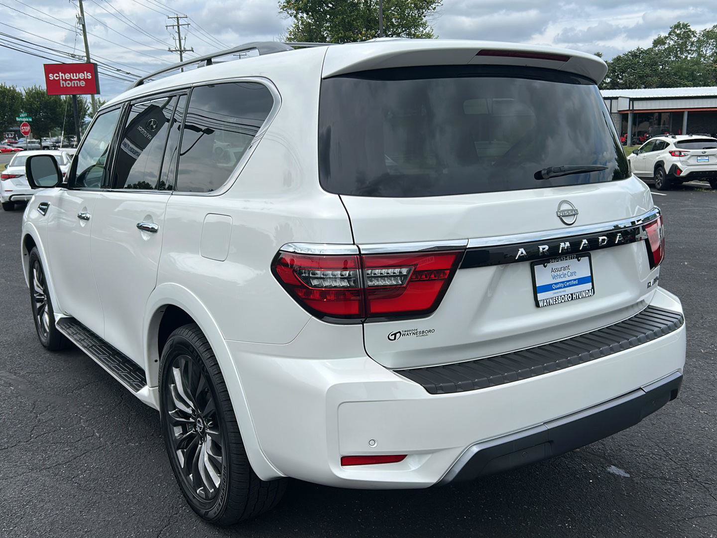 Used 2024 Nissan Armada Platinum w/ Captain's Chairs Package AWD/4WD image 5