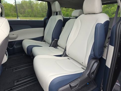 New 2026 Kia Carnival SX FWD image 6
