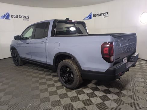 New 2026 Honda Ridgeline Black Edition image 3