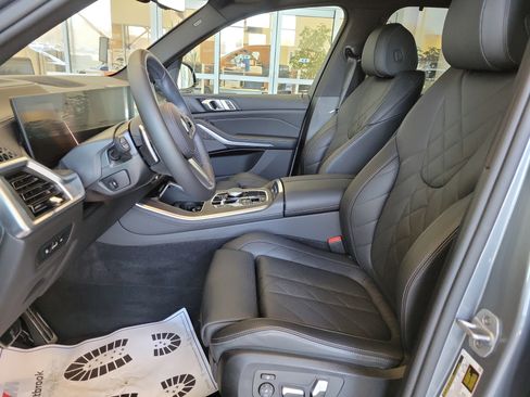 Used 2025 BMW X5 xDrive40i w/ M Sport Package AWD/4WD image 14