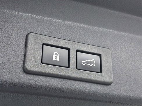 Used 2022 Subaru Ascent Limited w/ Technology Package image 30