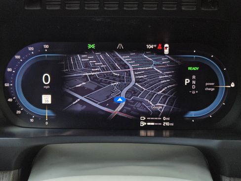 Certified 2025 Volvo XC90 T8 Plus w/ Protection Package Premier image 25