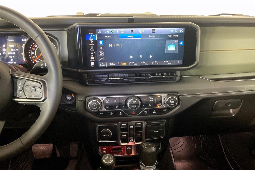 Used 2025 Jeep Gladiator Mojave AWD/4WD image 8