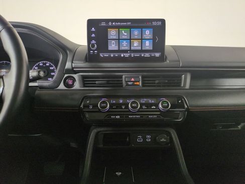 Certified 2025 Honda Pilot TrailSport image 21