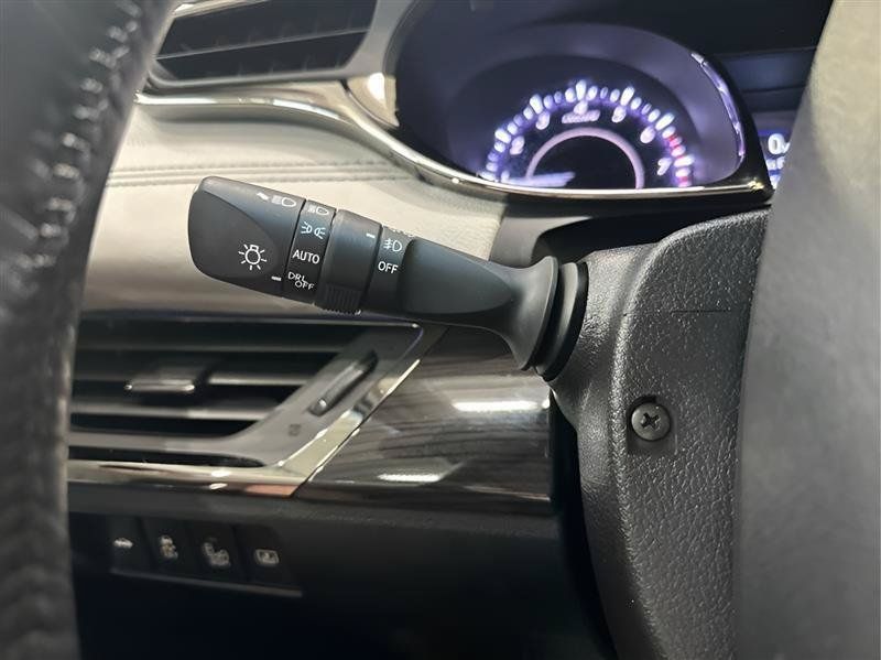 Used 2014 Toyota Avalon Limited w/ Technology Package FWD image 21
