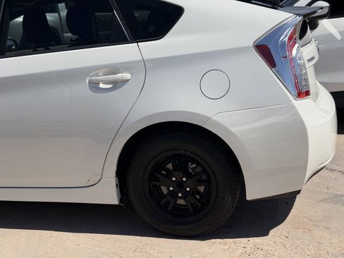 Used 2014 Toyota Prius Four w/ Solar Roof Package FWD image 9