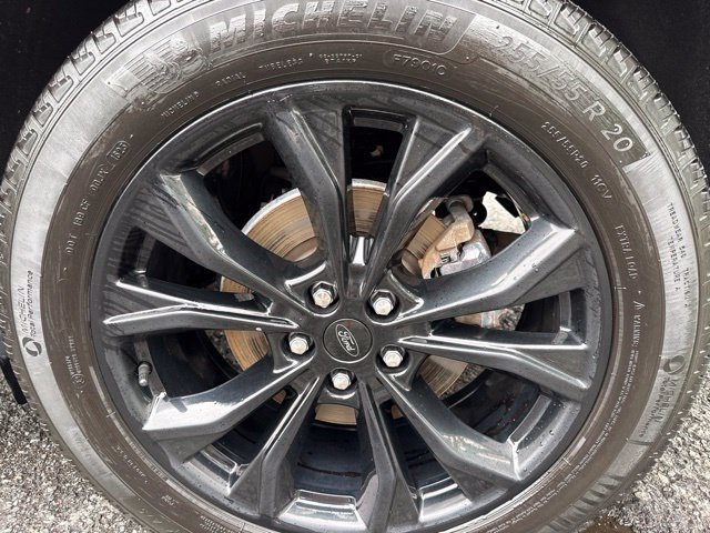 Used 2023 Ford Explorer XLT w/ Equipment Group 202A AWD/4WD image 9