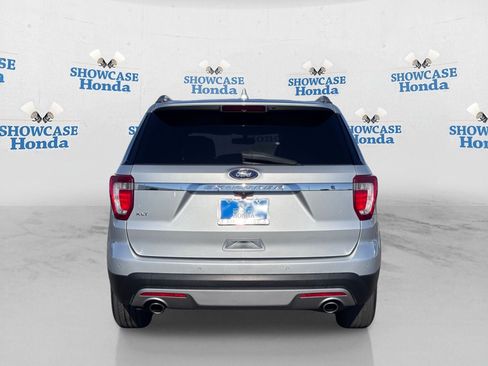 Used 2016 Ford Explorer XLT w/ Equipment Group 202A FWD image 7