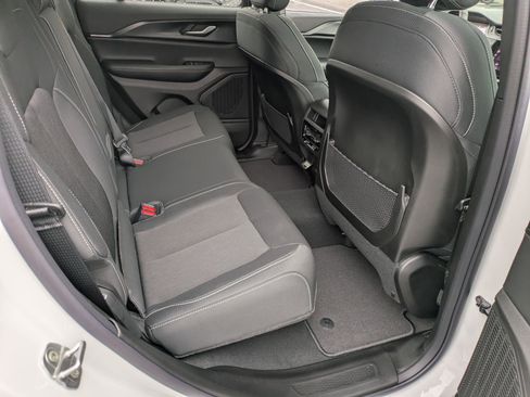 New 2026 Jeep Grand Cherokee Laredo X image 31