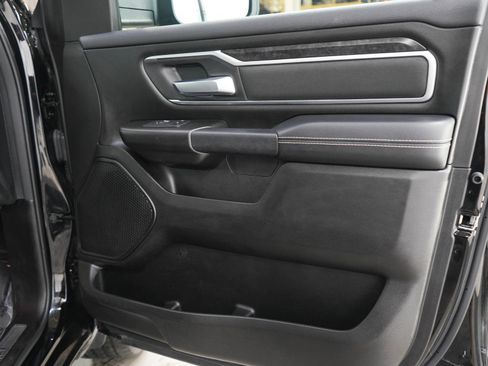 Used 2023 RAM 1500 Big Horn AWD/4WD image 9