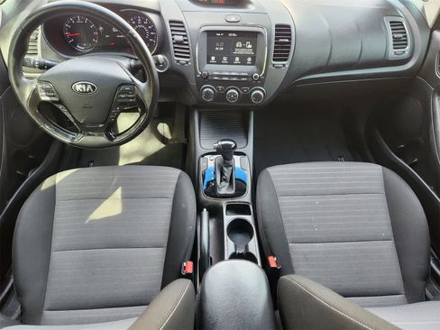 Used 2017 Kia Forte S w/ S Technology Package image 25