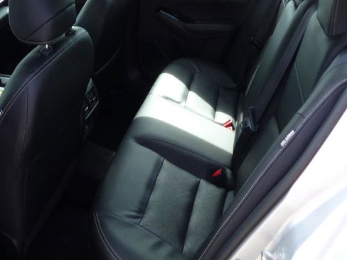 Used 2024 Nissan Altima 2.5 SV image 10