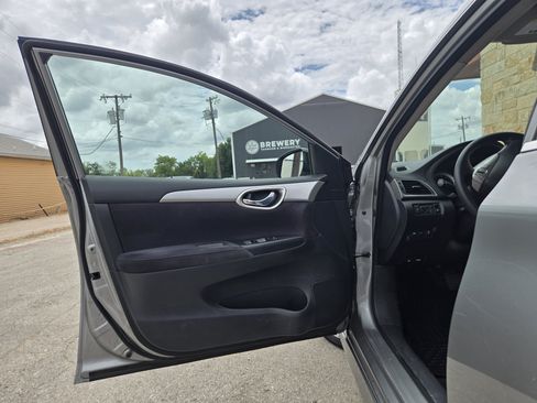 Used 2013 Nissan Sentra SR FWD image 4