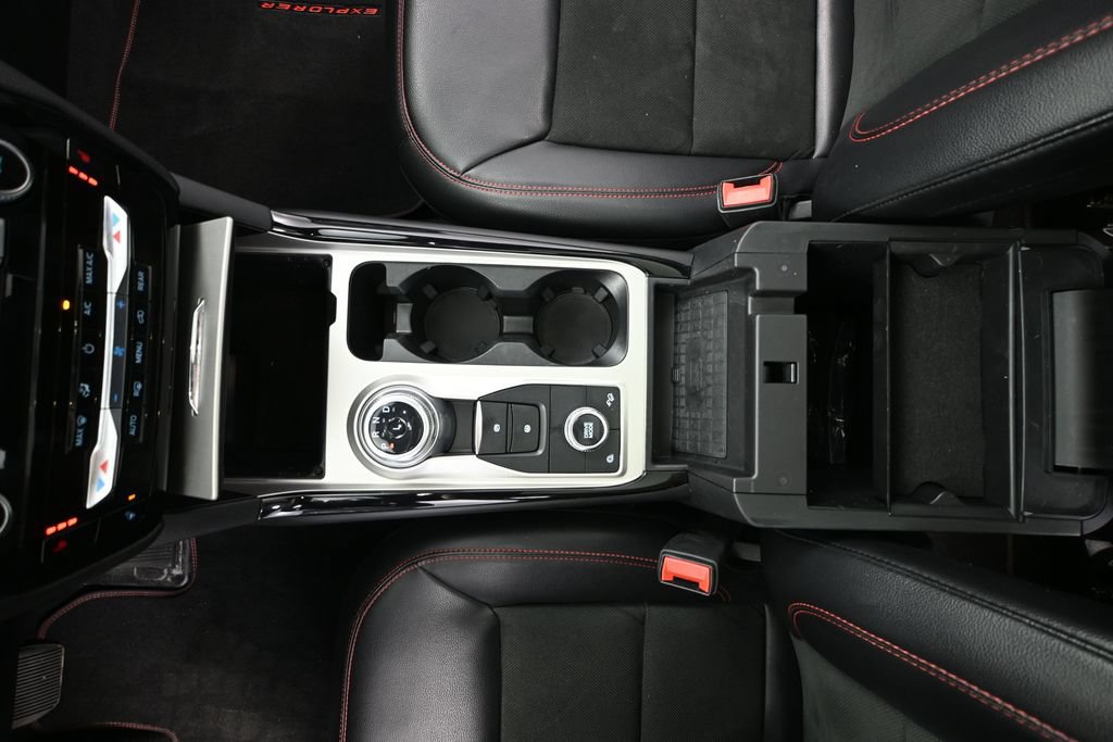 Used 2023 Ford Explorer ST-Line AWD/4WD image 30