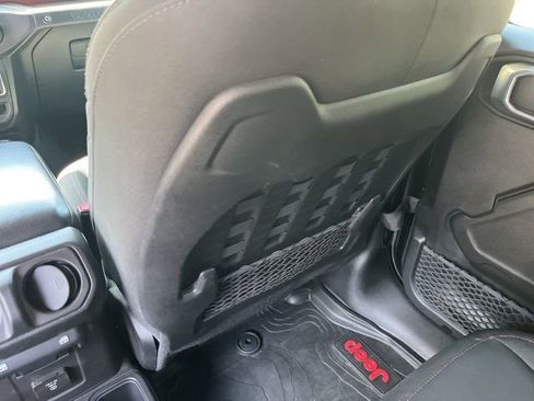 Used 2021 Jeep Wrangler Unlimited Rubicon AWD/4WD image 15