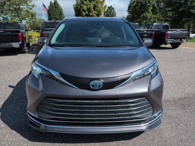 Certified 2021 Toyota Sienna XLE FWD image 9