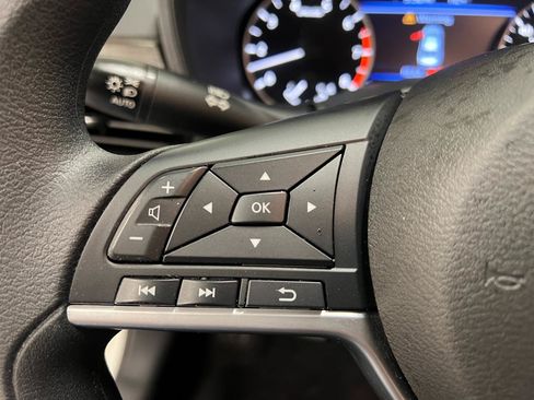 Used 2025 Nissan Altima 2.5 SV FWD image 31