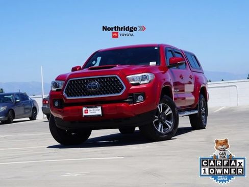 Used 2018 Toyota Tacoma TRD Sport w/ Technology Package RWD image 4