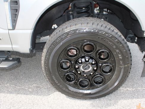 Used 2024 Ford F250 XLT image 9