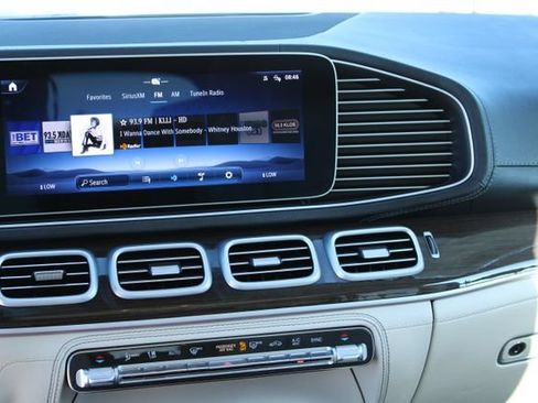 Used 2024 Mercedes-Benz GLS 450 4MATIC image 17