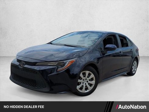 Certified 2022 Toyota Corolla LE FWD image 1