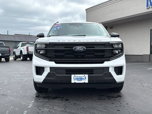New 2026 Ford Expedition Active image 11