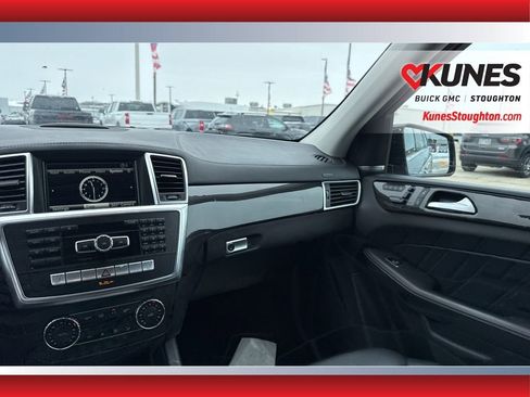 Used 2015 Mercedes-Benz GL 450 4MATIC image 37