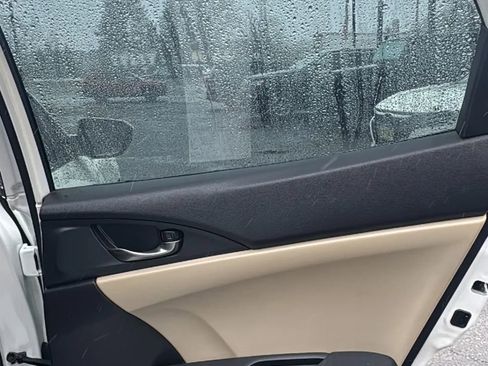 Used 2018 Honda Civic Sport image 25