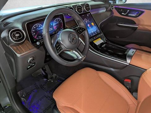 Used 2026 Mercedes-Benz GLC 300 image 3