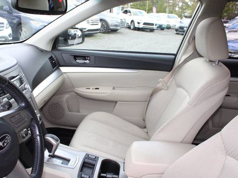 Used 2011 Subaru Outback 2.5i Premium AWD/4WD image 14