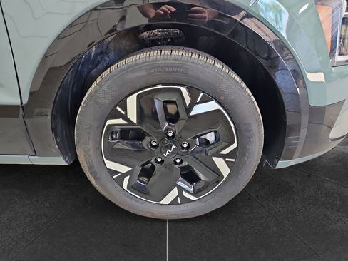 Used 2023 Kia Niro Wind w/ Wind Preserve Package FWD image 37