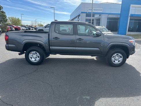 Used 2018 Toyota Tacoma SR w/ SR Convenience Package image 31