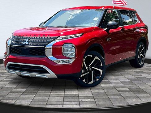 Used 2024 Mitsubishi Outlander SE AWD/4WD image 1