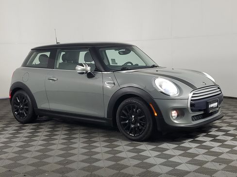 Used 2015 MINI Cooper 2-Door Hardtop image 2