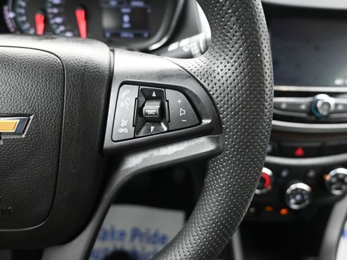 Used 2020 Chevrolet Trax LS image 11