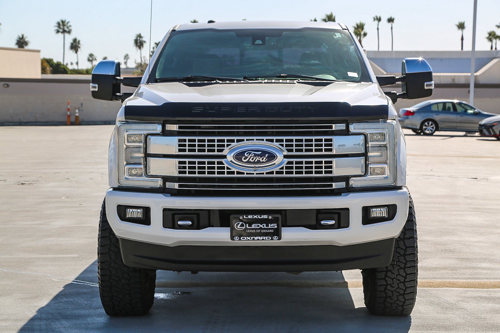 Used 2017 Ford F250 Platinum w/ Platinum Ultimate Package AWD/4WD image 2