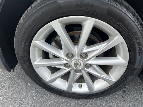 Used 2012 Toyota Prius V Five image 27